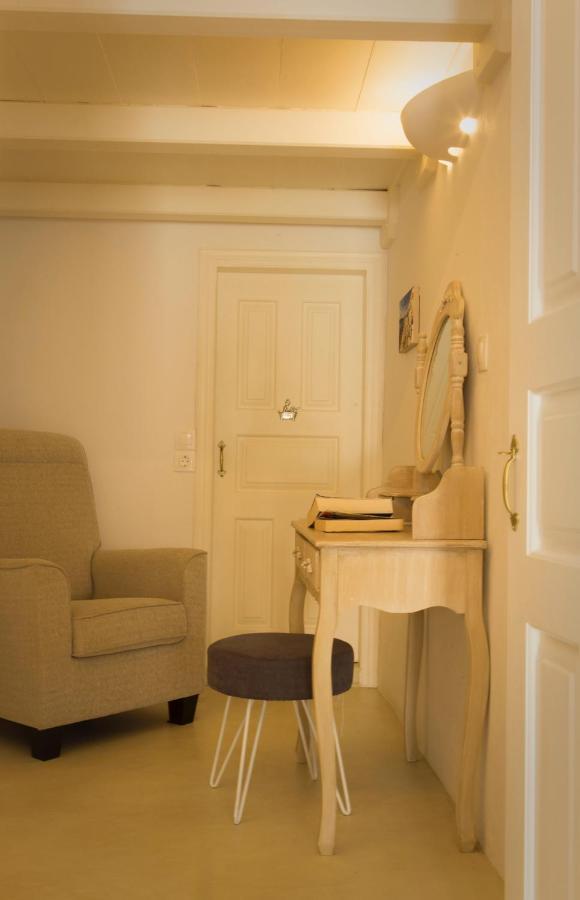 Emporio  Linos Suites מראה חיצוני תמונה