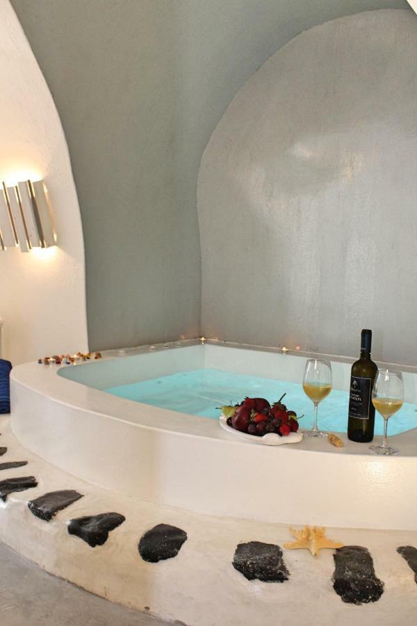 Emporio  Linos Suites מראה חיצוני תמונה